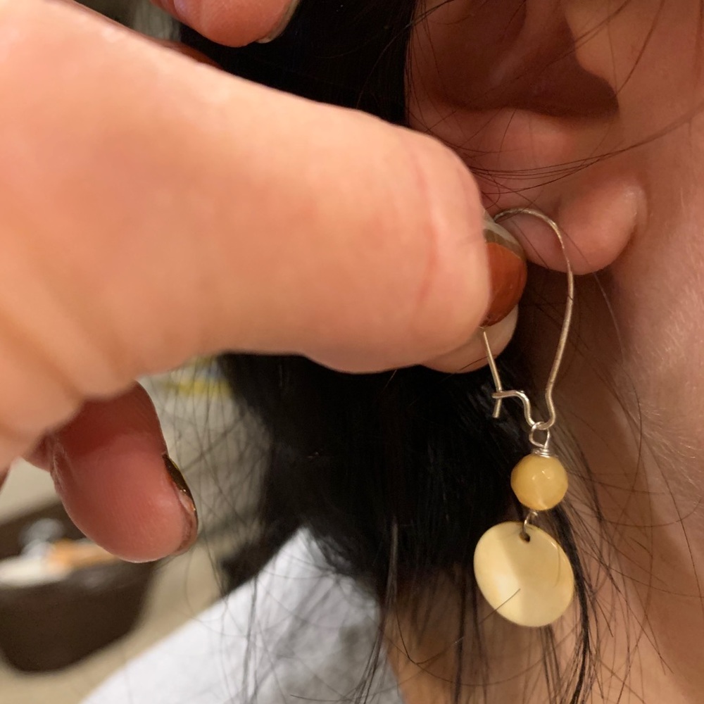 Earings - Picture 3 of 3